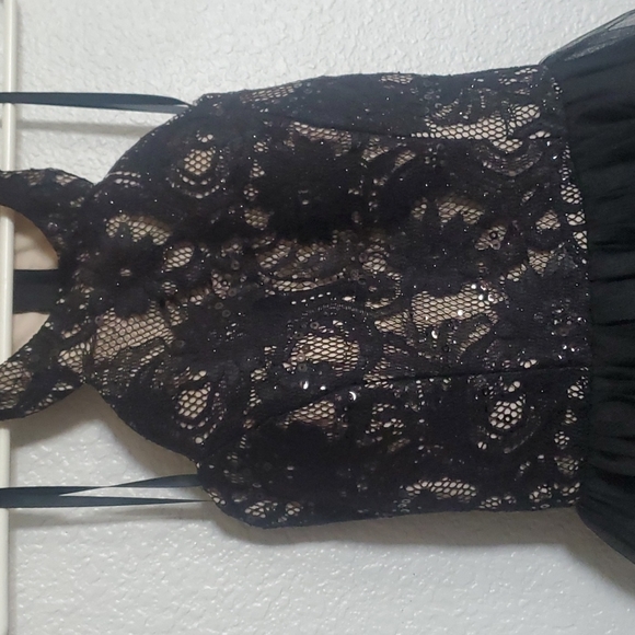 SEQUIN HEARTS: Homecoming Dress - Picture 2 of 9